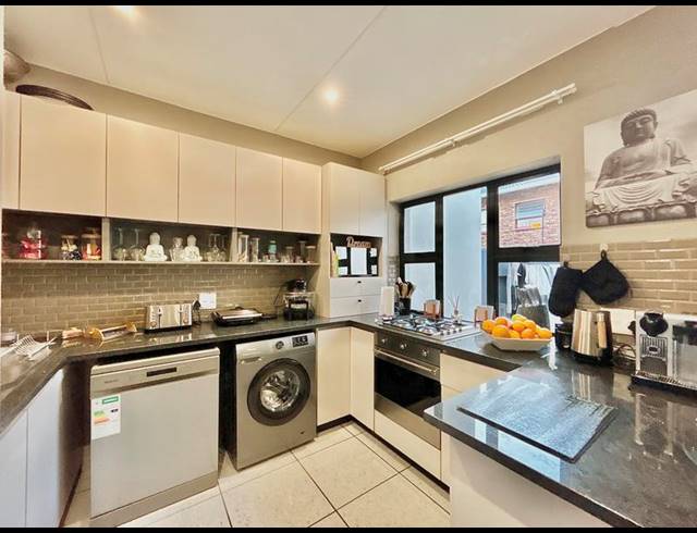 3 BEDROOM TOWNHOUSE FOR SALE IN FERNDALE
